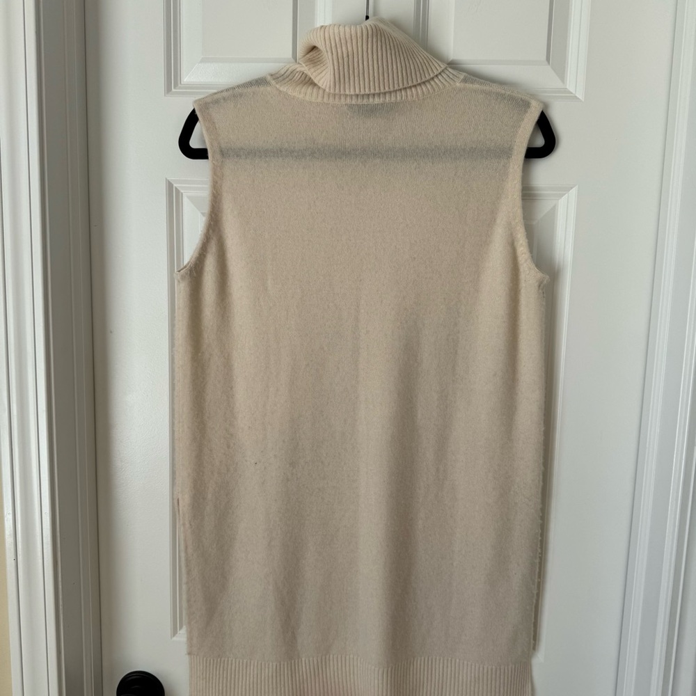 Aqua Cream Sleeveless Turtleneck Sweater - Picture 3 of 7